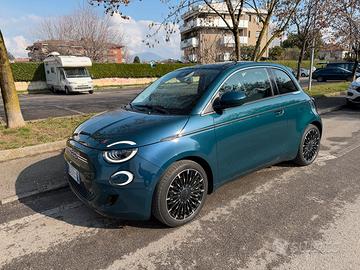 Fiat 500e 43 Kwh autonomia 320 km La Prima