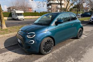 Fiat 500e 43 Kwh autonomia 320 km La Prima