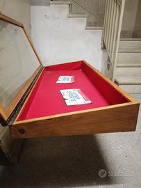vetrina, bacheca espositiva in legno ( da tavolo)