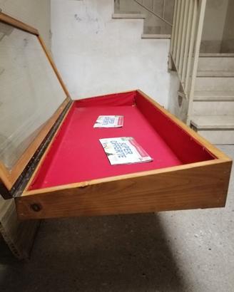 vetrina, bacheca espositiva in legno ( da tavolo)