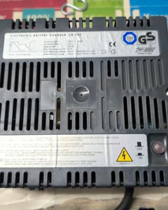 Carica batteria CBE CB-522