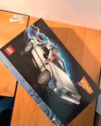 Lego Icons 10300 Macchina di ritorno al futuro
