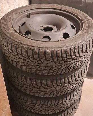 4 ruote lamellari NOKIAN 195/55 R16 su cerchi acc.