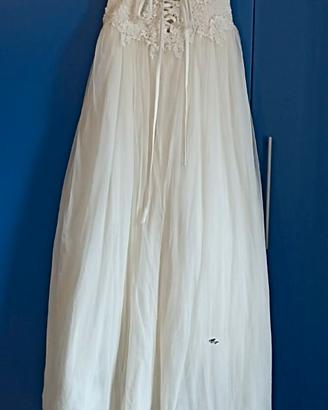 Splendido abito da sposa sartoriale