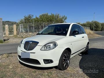Lancia Ypsilon 1.2 8v Diva