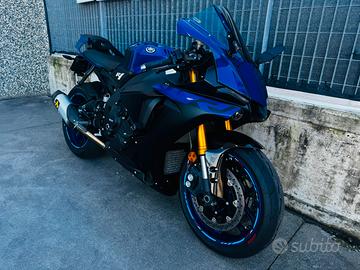 Yamaha YZF R1