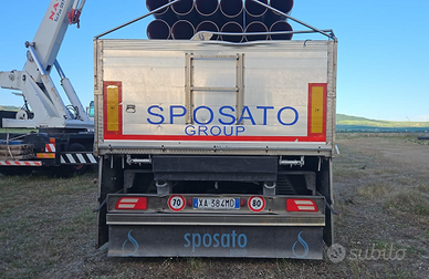 Semirimorchio ribaltabile