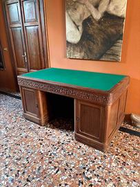 Antica scrivania in legno