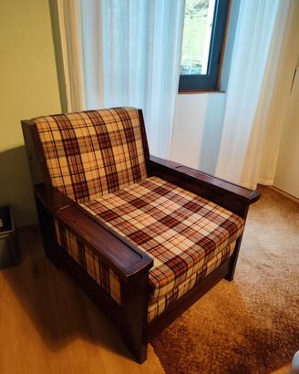 Due poltrone (vendibili anche separatamente)