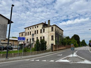 CASA SEMINDIPENDENTE A FIUME VENETO