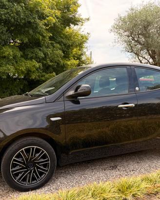 Lancia Ypsilon 1.2 GPL Ecochic Gold