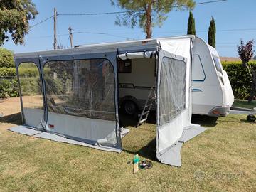 Roulotte Knaus Sport 4 posti con  Moover e veranda