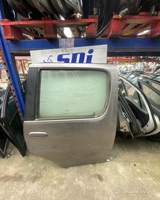 Porta post dx toyota yaris verso