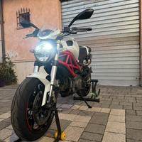 Ducati Monster 796