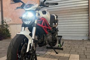 Ducati Monster 796