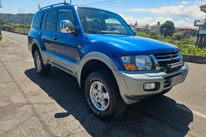 Mitsubishi Pajero V60