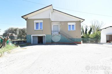 CASA INDIPENDENTE A BORGHI
