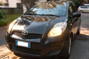 Toyota Yaris II 2009 5p 1.0 Sol