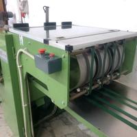 Macchina foratrice per rilegati con spirali