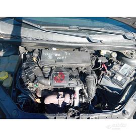 Motore in attesa di prova ford fiesta 2005-08