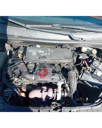 Motore in attesa di prova ford fiesta 2005-08