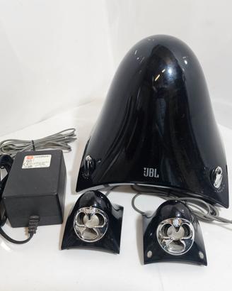 casse audio JBL Creature nera con alimentatore sub
