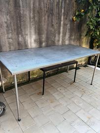 Tavolo da giardino 