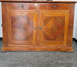 Credenza classica a due ante 
