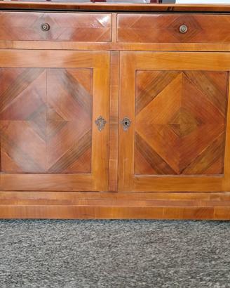 Credenza classica a due ante 