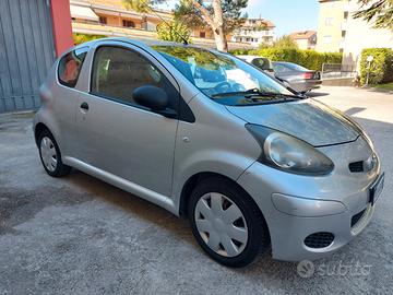 TOYOTA Aygo 1ª serie - 2010