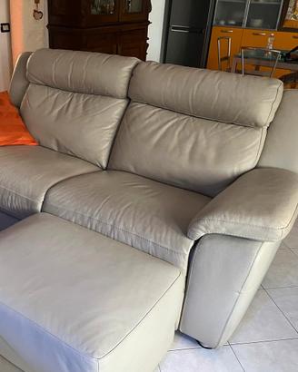 Divano poltronesafà in pelle con 2 relax +pouf