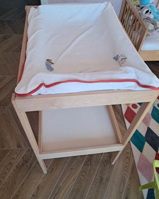 Fasciatoio Ikea e cuscino