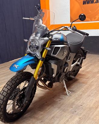MERAVIGLIOSA CF-MOTO 700CL-X CON SOLI 2332 KM UNIC
