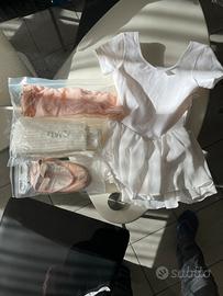 Divisa danza:body,scaldamuscoli,scarpette,collant