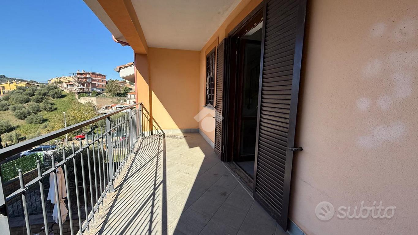 VILLA A SCHIERA A CAPENA - Vista 6