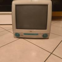iMac G3 anni 90 con tastiera e Alimentatore blu