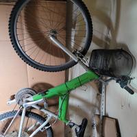 2 bici 1 uomo 1 donna