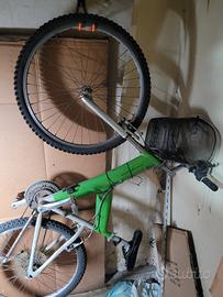 2 bici 1 uomo 1 donna