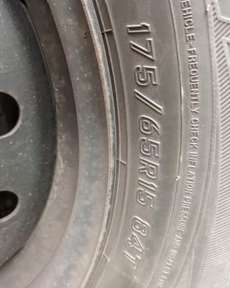 Pneumatici con cerchio 175/65 r15 Suzuki Ignis