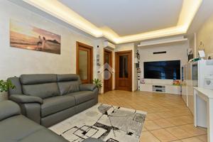 4 LOCALI A RIVA PRESSO CHIERI