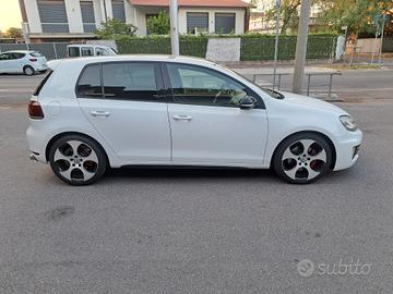 Volkswagen Golf GTI 2.0 TSI 5p.