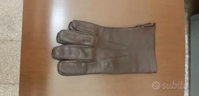 Guanti in pelle.