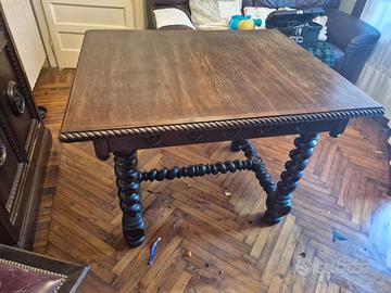 Tavolo e 4 sedie di antiquariato inizio 900