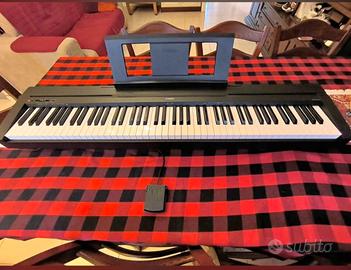 Pianoforte YAMAHA P45