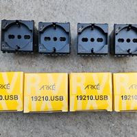 Vimar Arké 19210.USB – Presa Schuko + USB nera