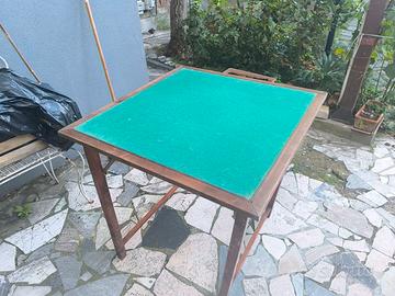 Tavolo da gioco quadrato pieghevole con panno verd