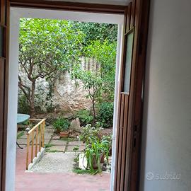 Casa indipendente con giardino zona Capuccini