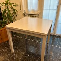 Tavolo Ikea “BJURSTA”