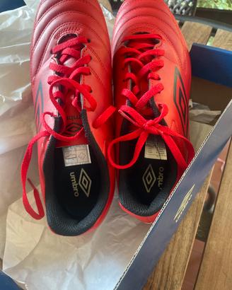 Scarpini da calcetto umbro