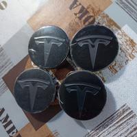 4 coprimozzi nuovi Tesla model 3.